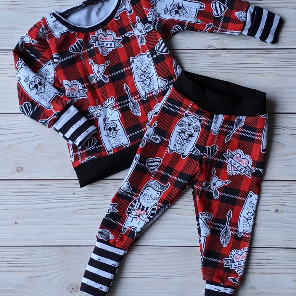 NEW! Hipster Love Valentine's Day Convertible Pajamas Outfit - 3 MONTHS